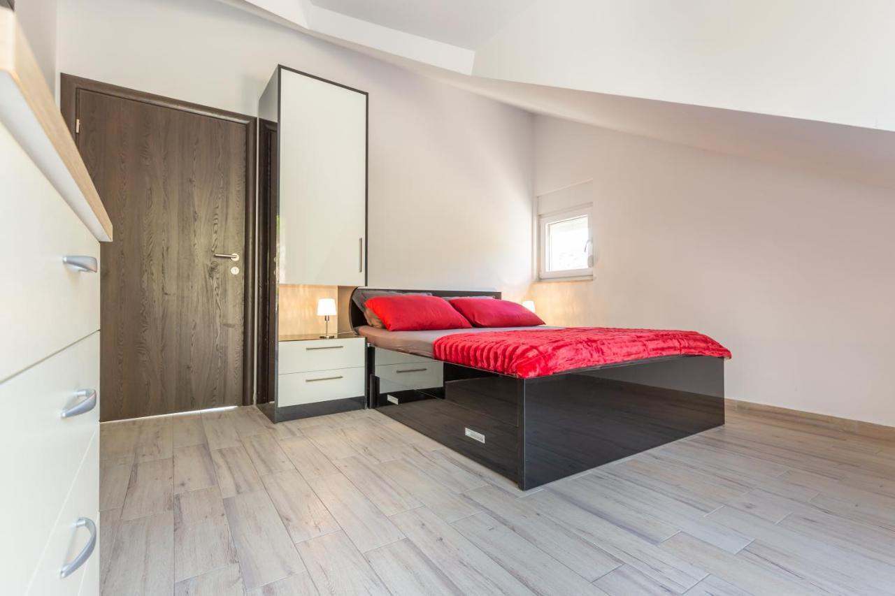 Ferdo 1 Hotell Makarska Exteriör bild
